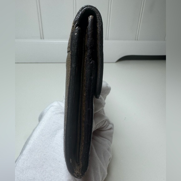 Chloe Bi-Fold Wallet Flap Pebbled Brown Leather Wallet with Gold Clasp - Picture 4 of 16